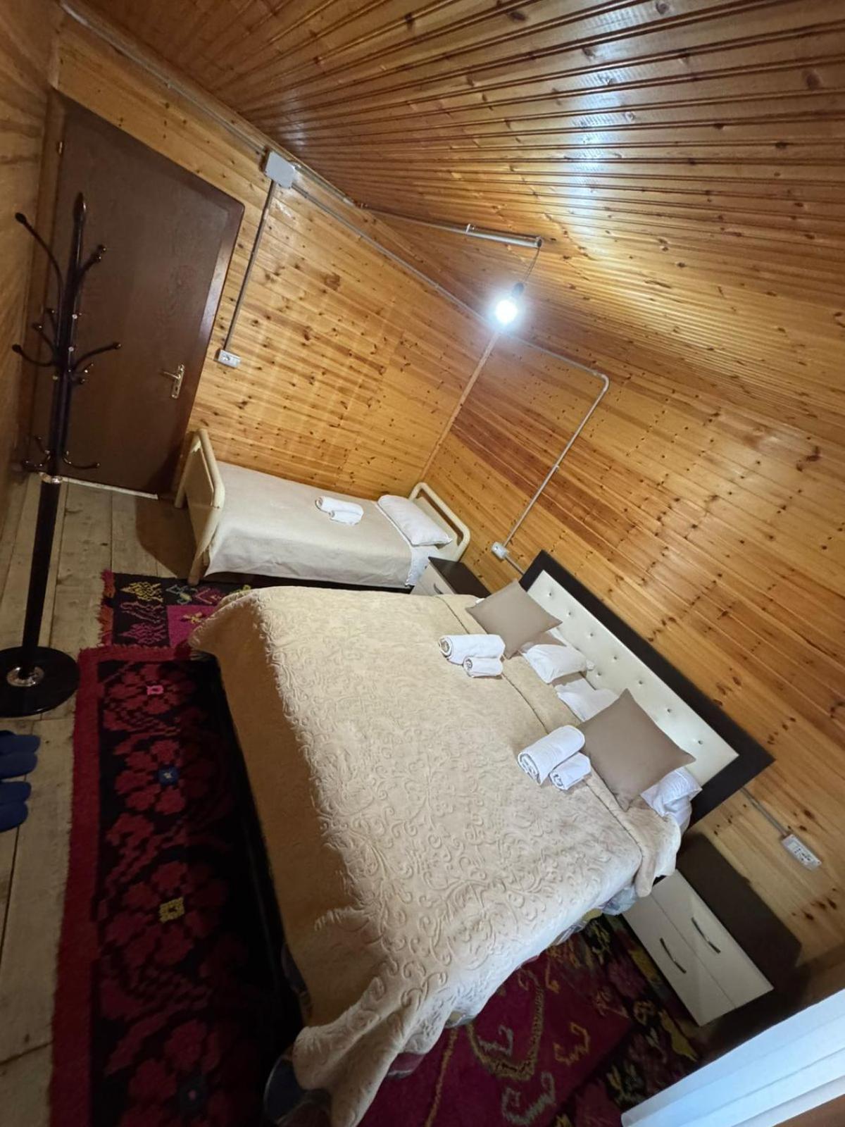 Bujtina Carku Hotel Theth Buitenkant foto